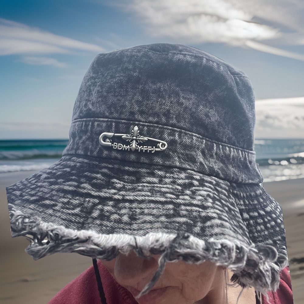 Short Brimmed Denim Hat